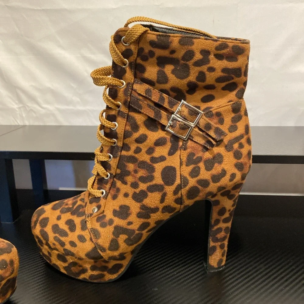 Women's Cheetah‎ Print Boots Size 10 (42)
